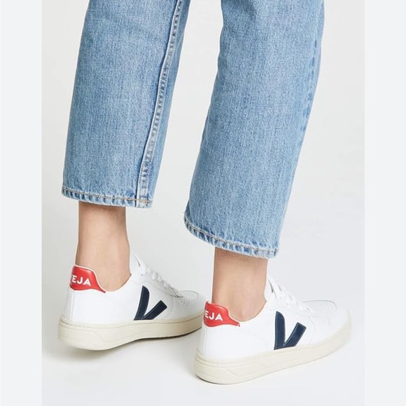 Veja Shoes - Veja V-10 Leather Sneakers in the Extra White Nautico Pekin